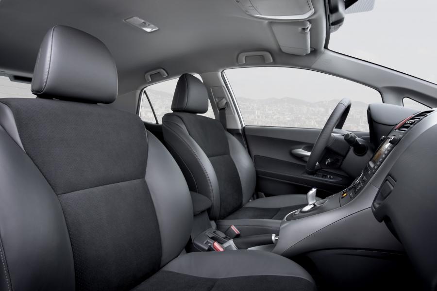  Toyota Auris HSD 2010 года  (фото 33 из 111)